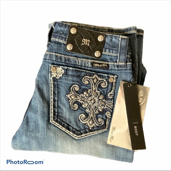 Miss Me Crystal Crosses Boot Cut Jeans Sz 28 Nwt